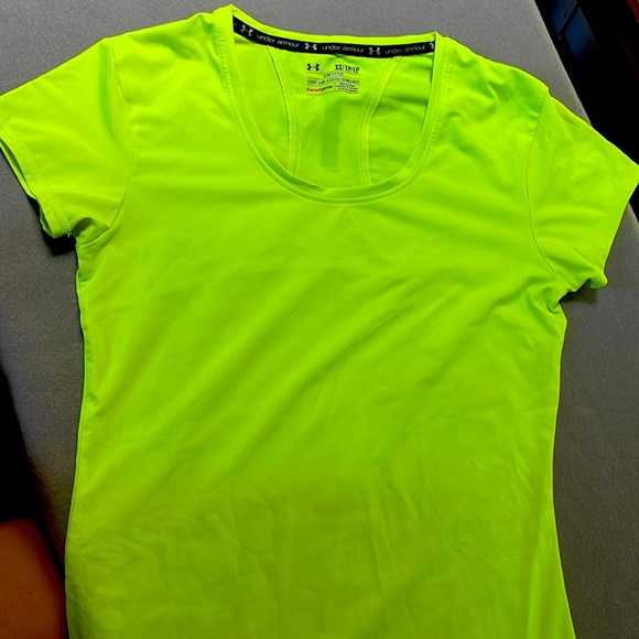 Under Armour neon yellow running shirt size women’s XS - Picture 1 of 3